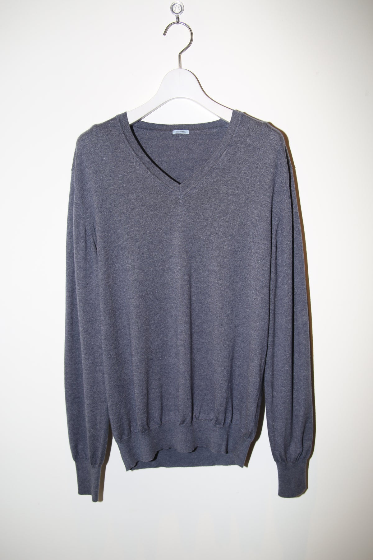 2000 MALO / V-NECK CASHMERE KNIT SWEATER IN GREY