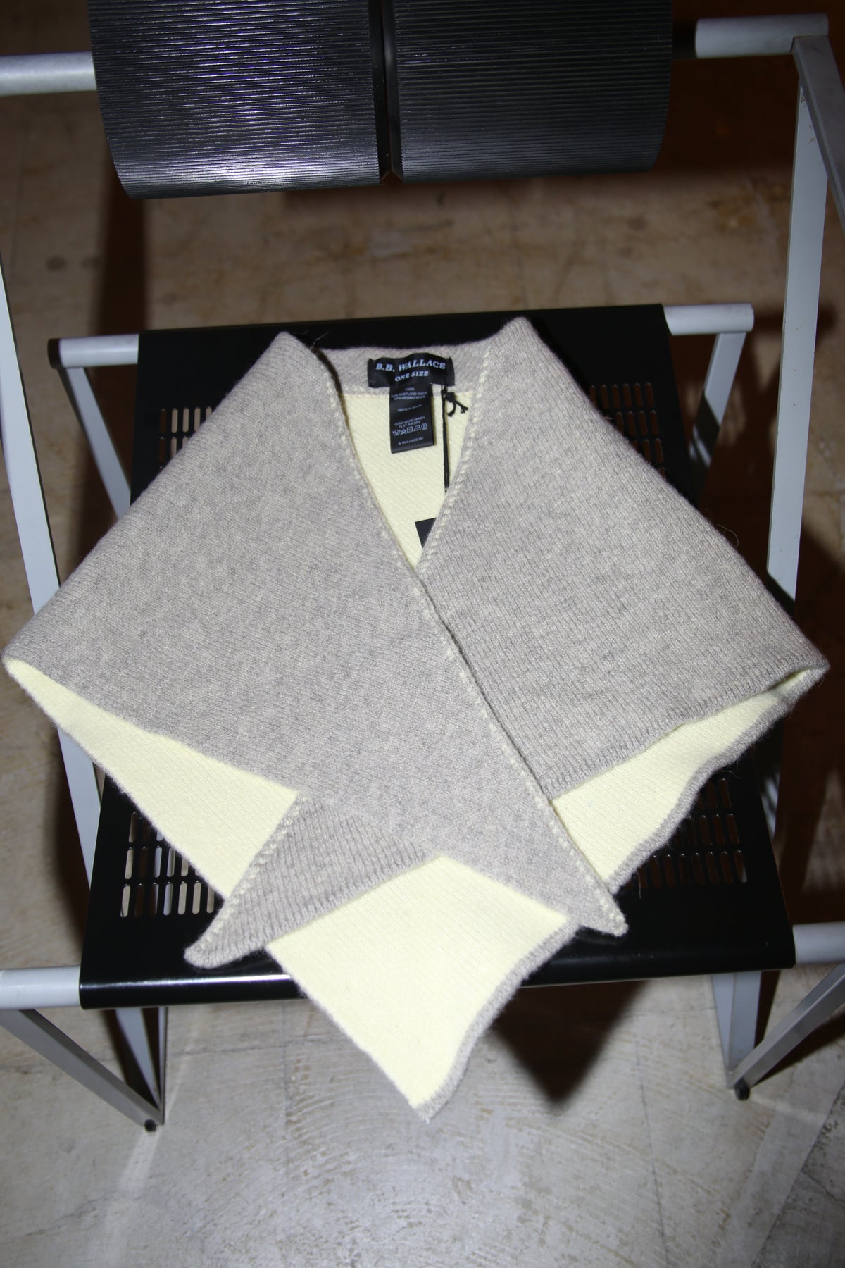 B.B. WALLACE / ADAMS BANDANA IN SAND BEIGE
