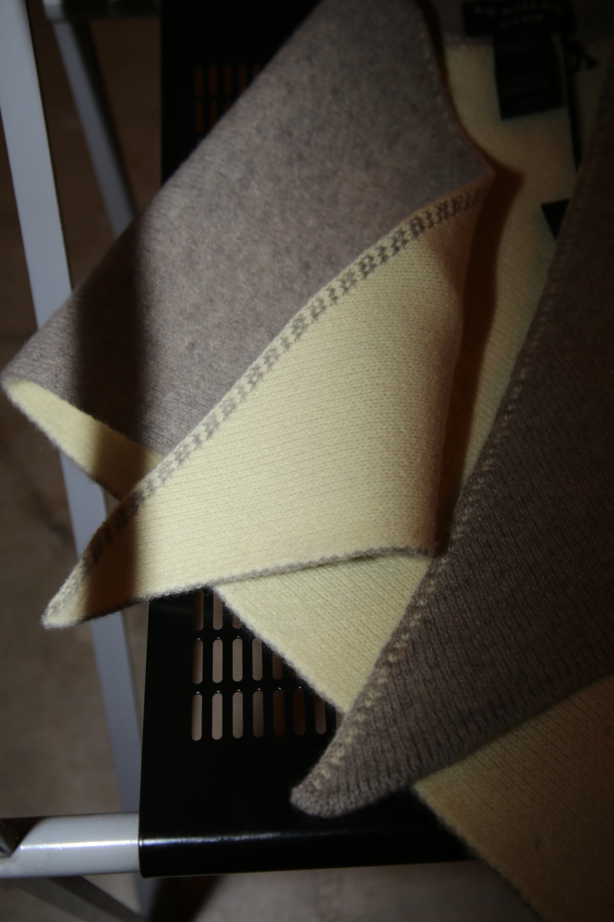 B.B. WALLACE / ADAMS BANDANA IN SAND BEIGE