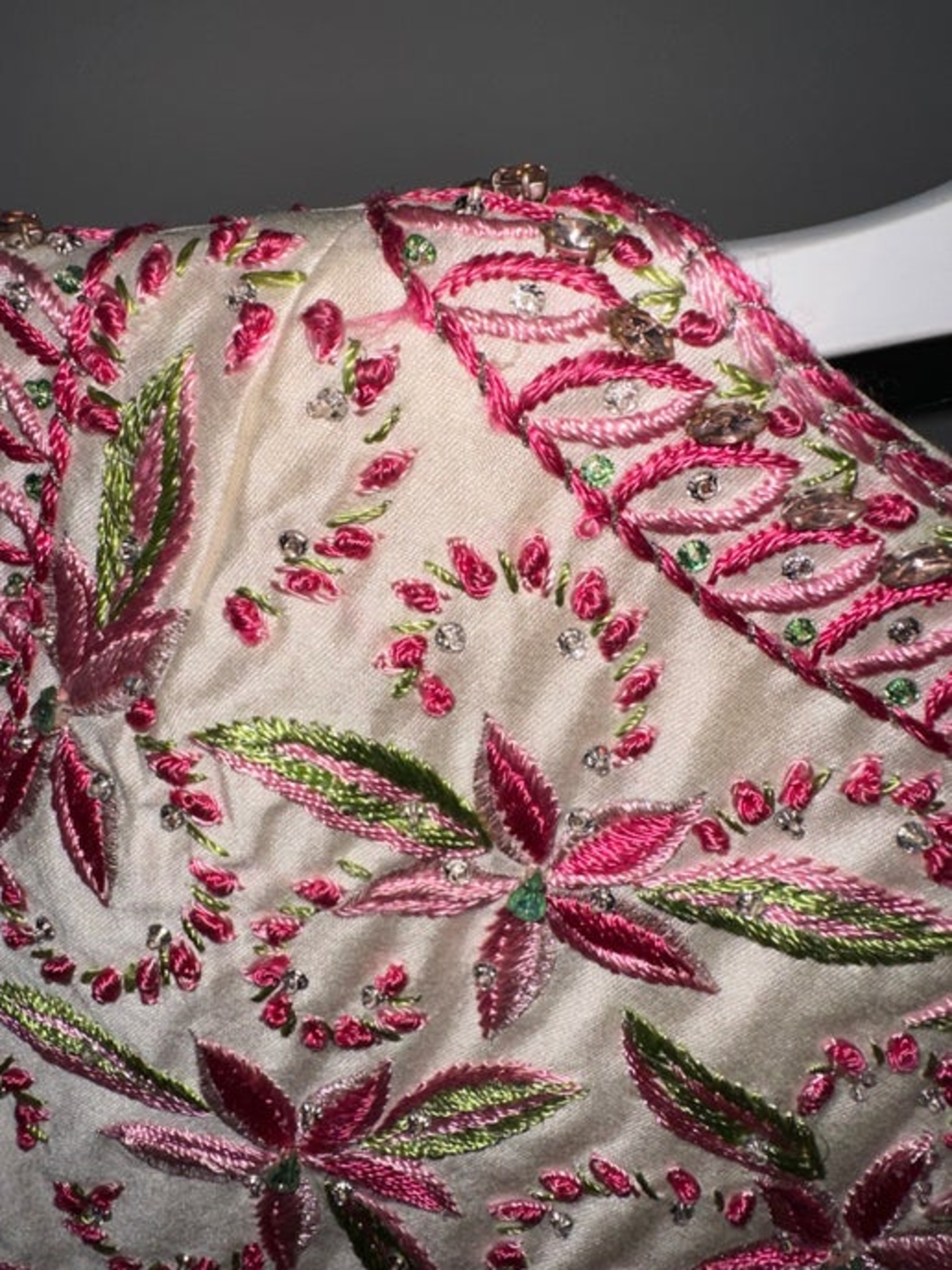 1960 MALCOM STAR / COUTURE EMBROIDERY SILK VEST WITH BIJOU