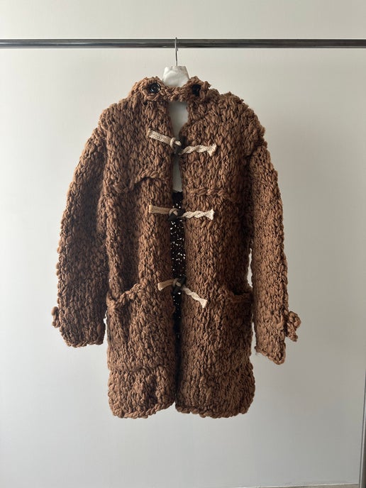 KOTA GUSHIKEN / MASSIVE DUFFLE COAT IN CAMEL