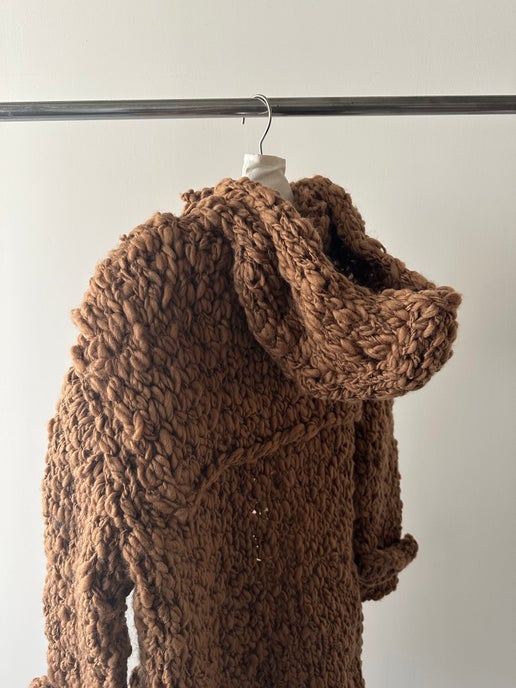 KOTA GUSHIKEN / MASSIVE DUFFLE COAT IN CAMEL