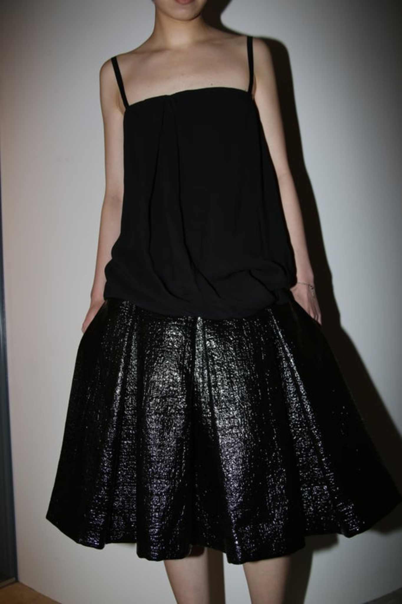 MERYLL ROGGE / CLASSIC PLEATED SKIRT IN LACQUERED BOUCLE