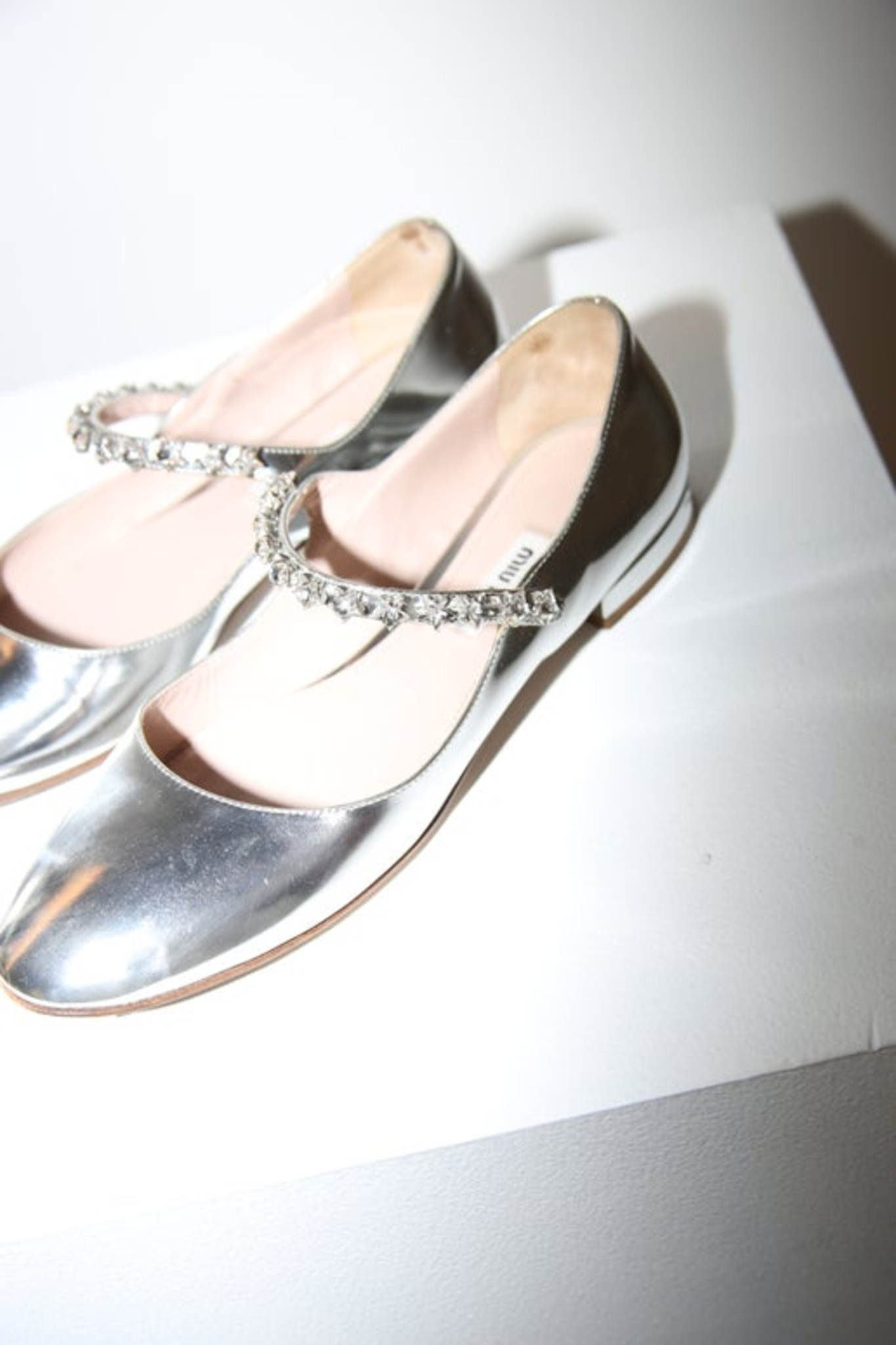 MIU MIU / BIJOU STRAP FLAT SHOES IN SILVER