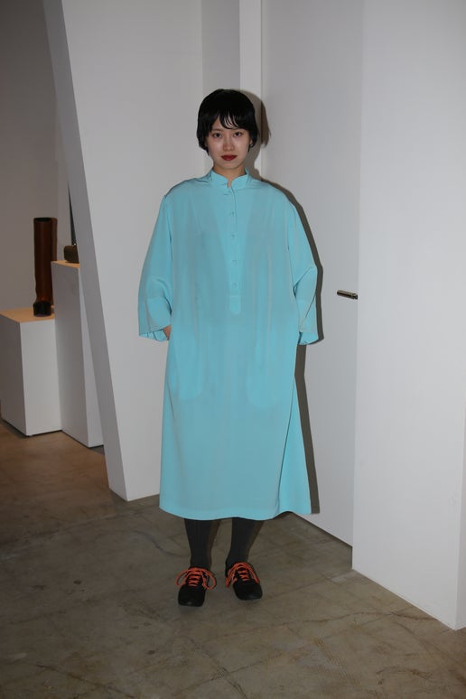 1980 PENTHOUSE GALLERY / STAND NECK SHIRT DRESS IN SOLID BLUE