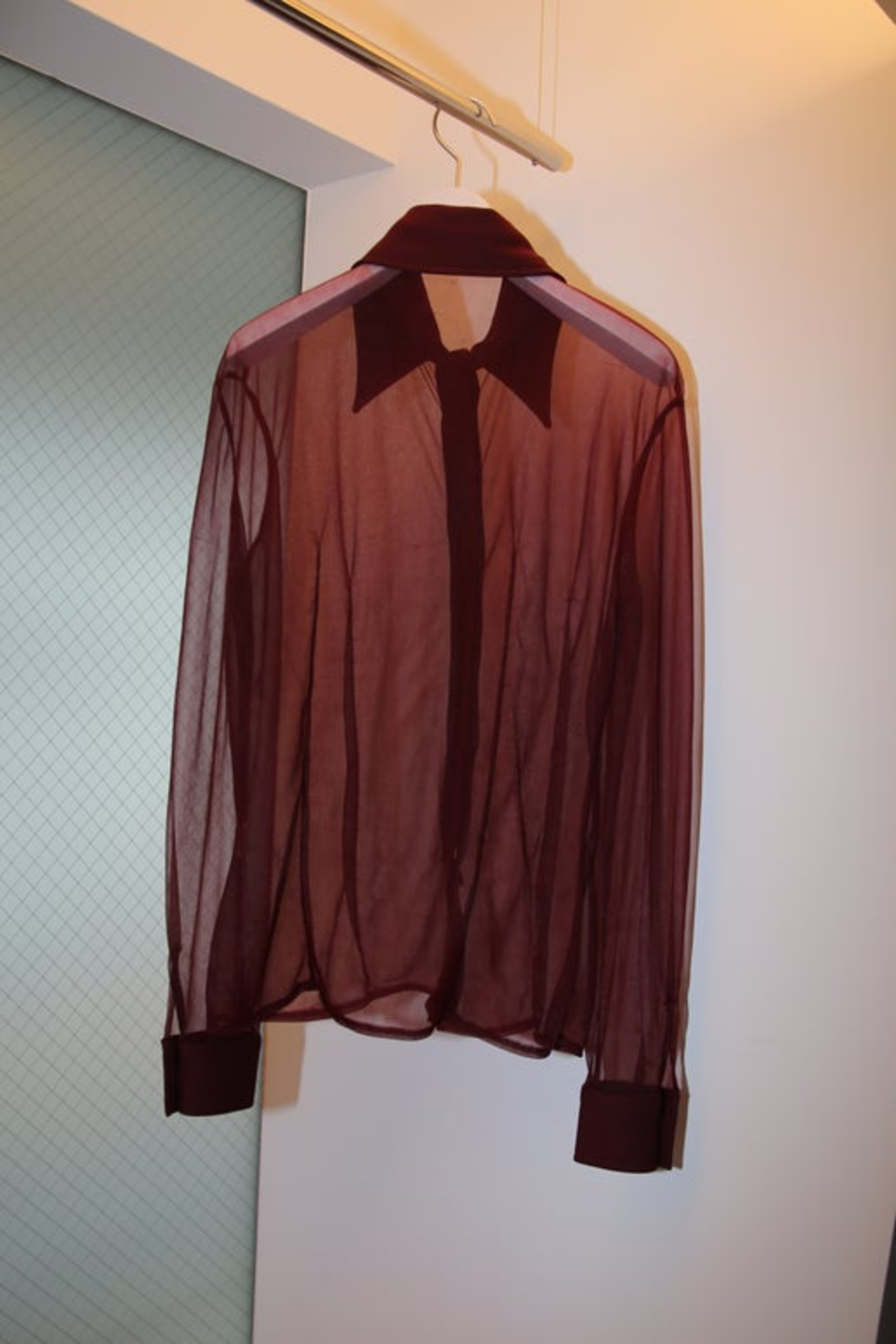 1970 VINTAGE / TRANSPARENT DRESS SHIRT IN BURGUNDY