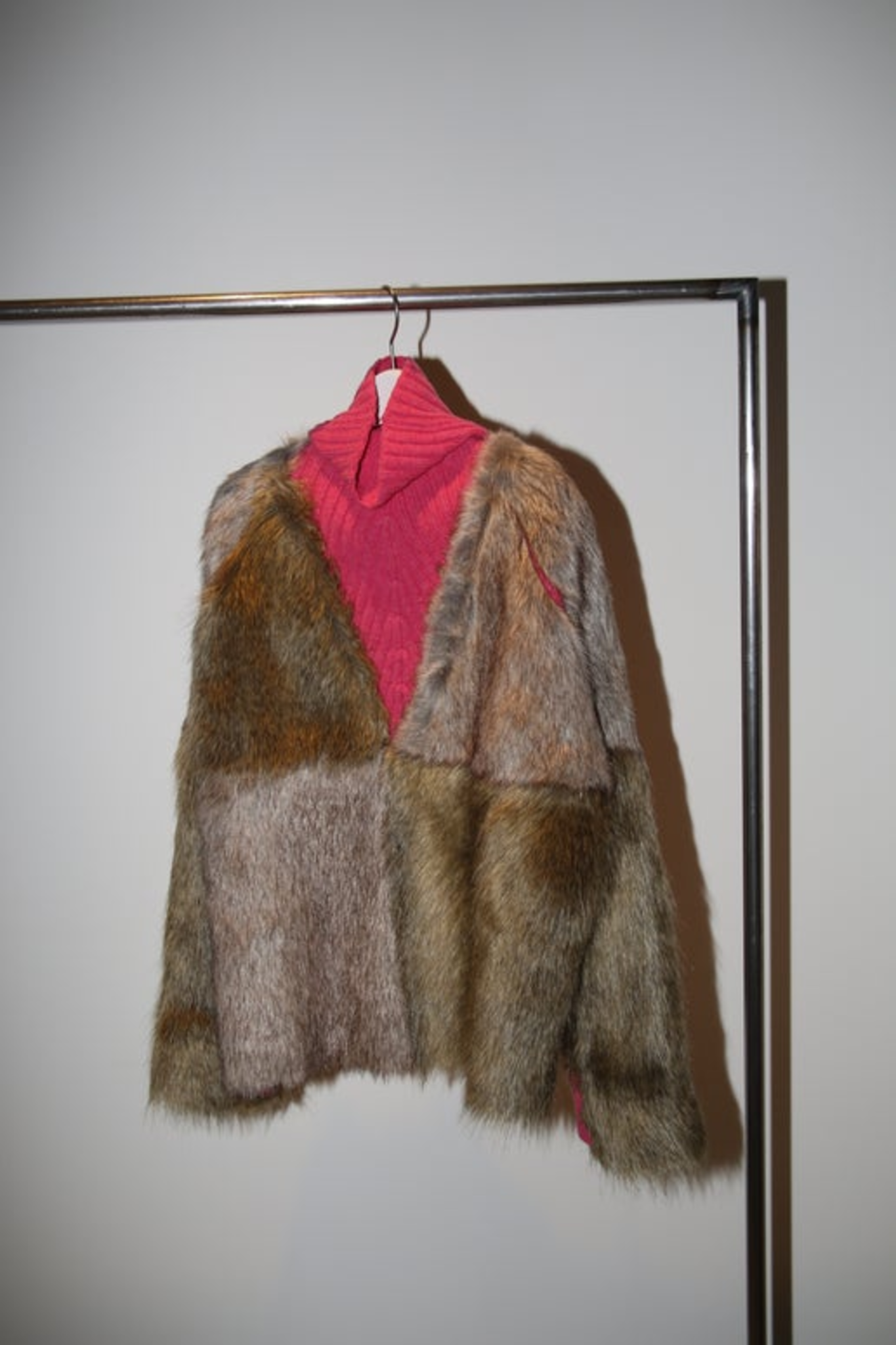 JULIE KEGELS / FUR BIMATIERE JUMPER IN PINK
