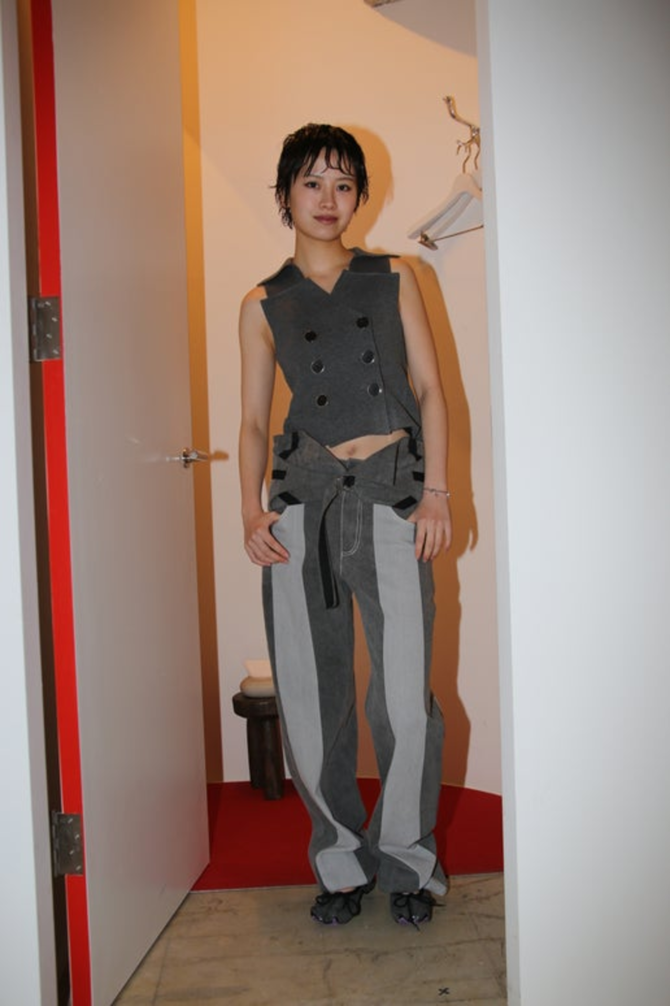 PAULA CANOVAS DEL VAS / STRIPE JEANS IN GRAY DENIM