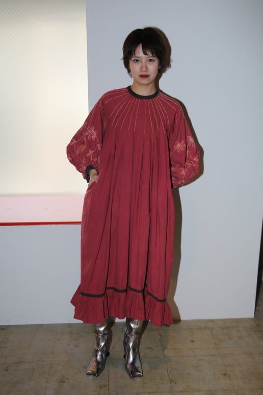 1960 WALIAS / VOLUME SLEEVE COTTON DRESS WITH HAND EMBROIDERY