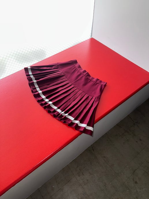 1970 VINTAGE / PLEATED UNIFORM MINI SKIRT IN BURGUNDY